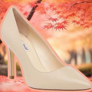 NWOT Charles David ‘Denise’ Pointed-Toe Pumps in Nude Leather Size 11